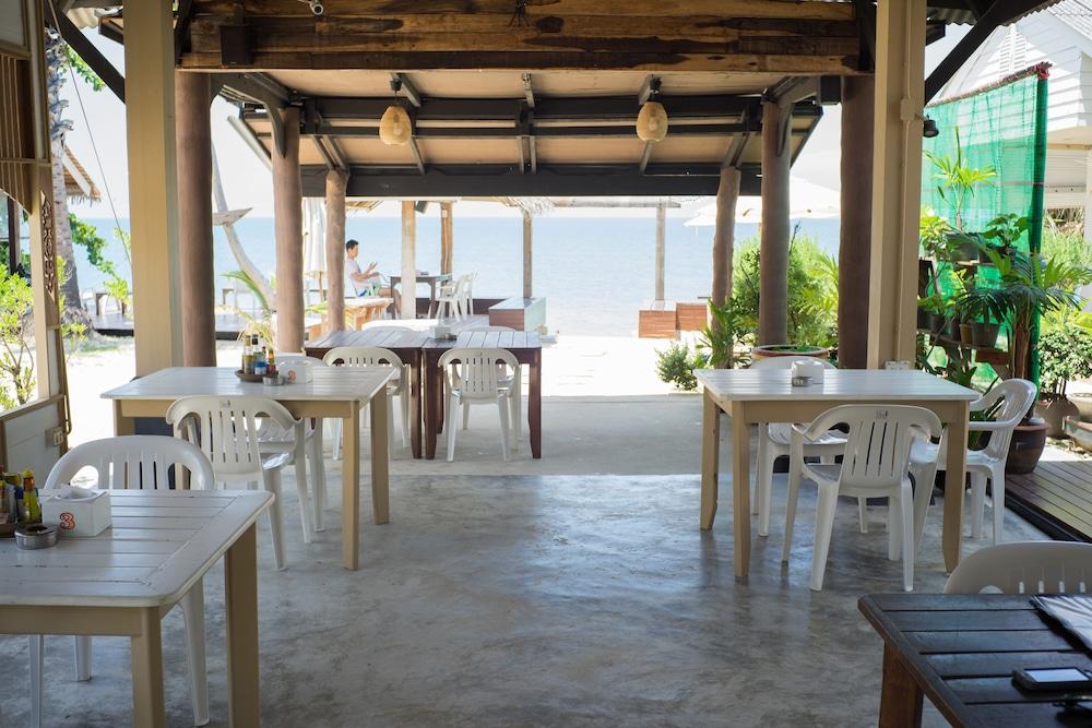 Amity Beach Resort Maret المظهر الخارجي الصورة
